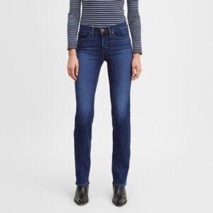 Levi’s Shaping Straight 314 Jeans in Dark Wash Size 29